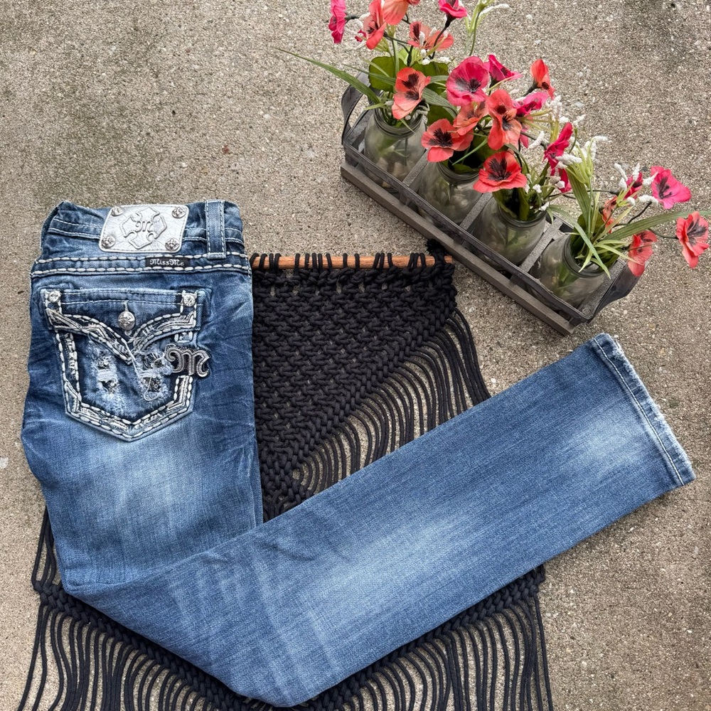 Miss Me Straight Jeans Size 27